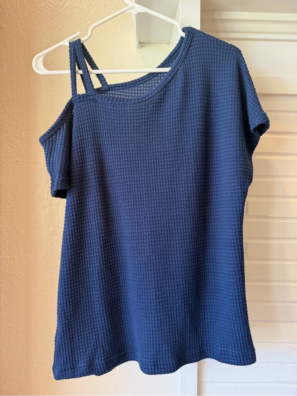 NWT Dokotoo Navy Waffle Knit Cold Shoulder Top Size S Casual Short Sleeve